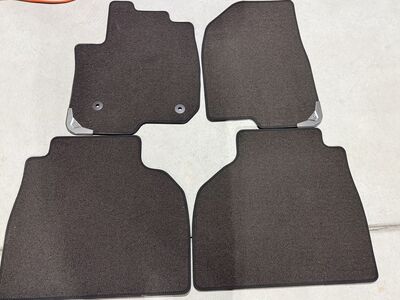 GM 85078901 Umber floor mats for 2022+ Chevrolet Silverado