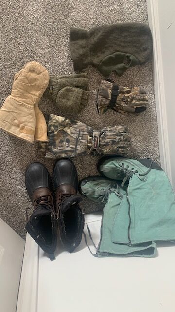 Snow boots and gloves