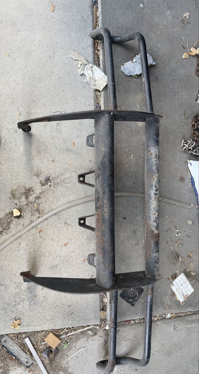 Used Black Steel Truck Bull Bar Grille Guard with Rust and Mounting Bracket pulled from 1996 Isuzu rodeo