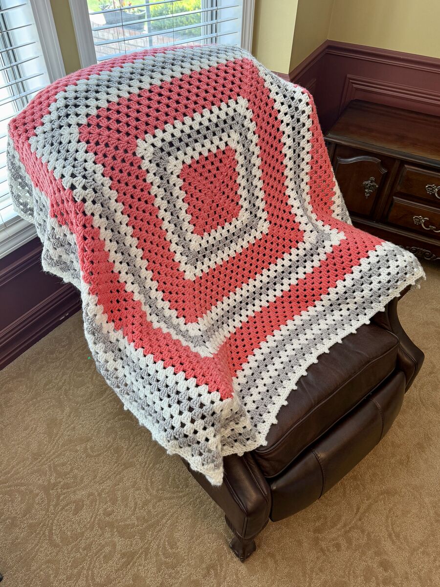 LIKE NEW - Gorgeous Handmade Baby/Lap Blanket- Approximately 49X49- Coral-White-Gray - C PIX