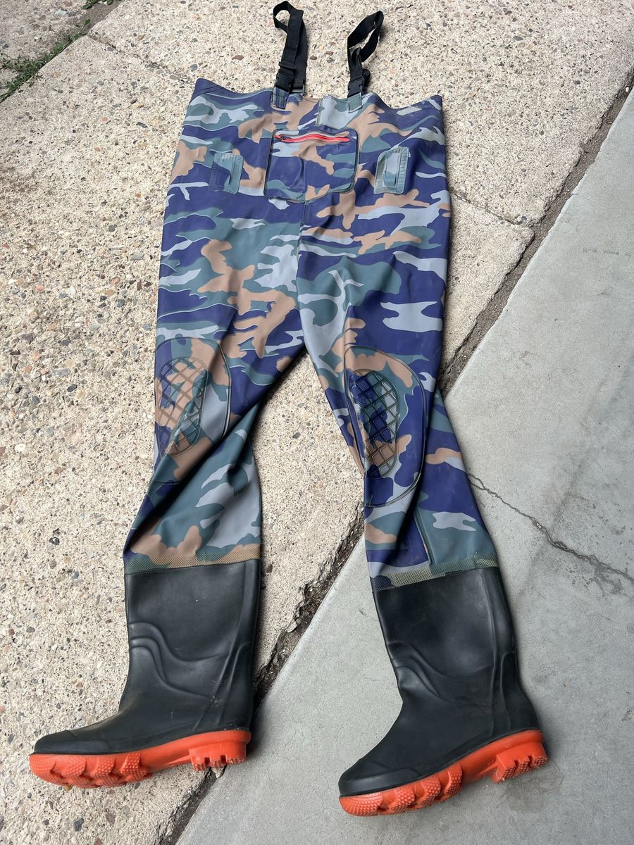 Waders Large and fish springs