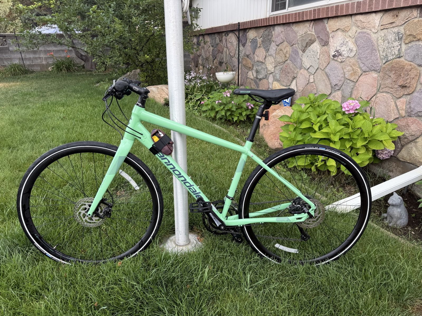 Cannondale Quick 5 Hybrid Bike - Size Tall, Disc Brakes, Mint Green, Excellent condition