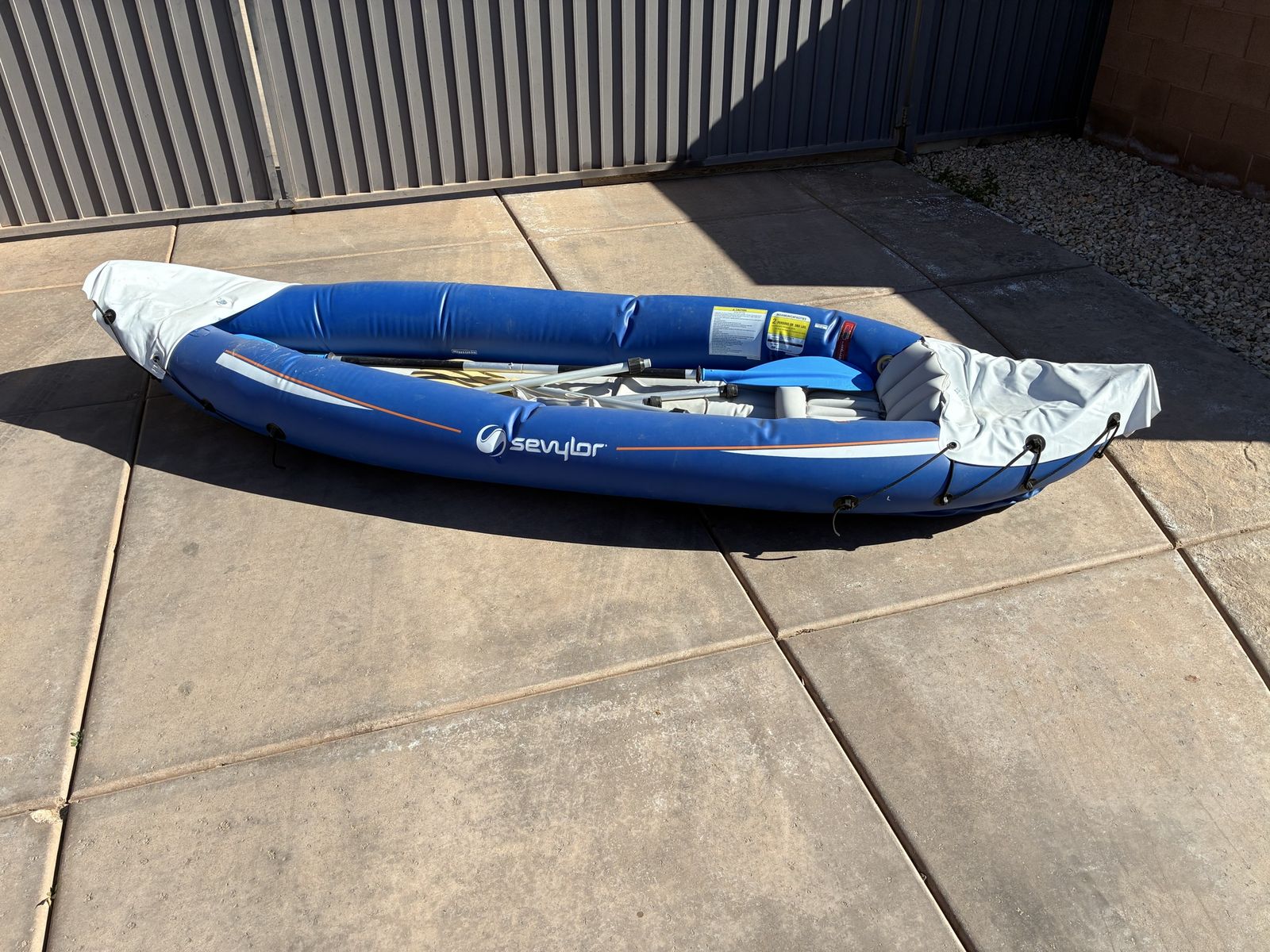 Inflatable Kayak w/oars