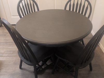 Black Round Dining Table Set with 4 Windsor-Style Chairs