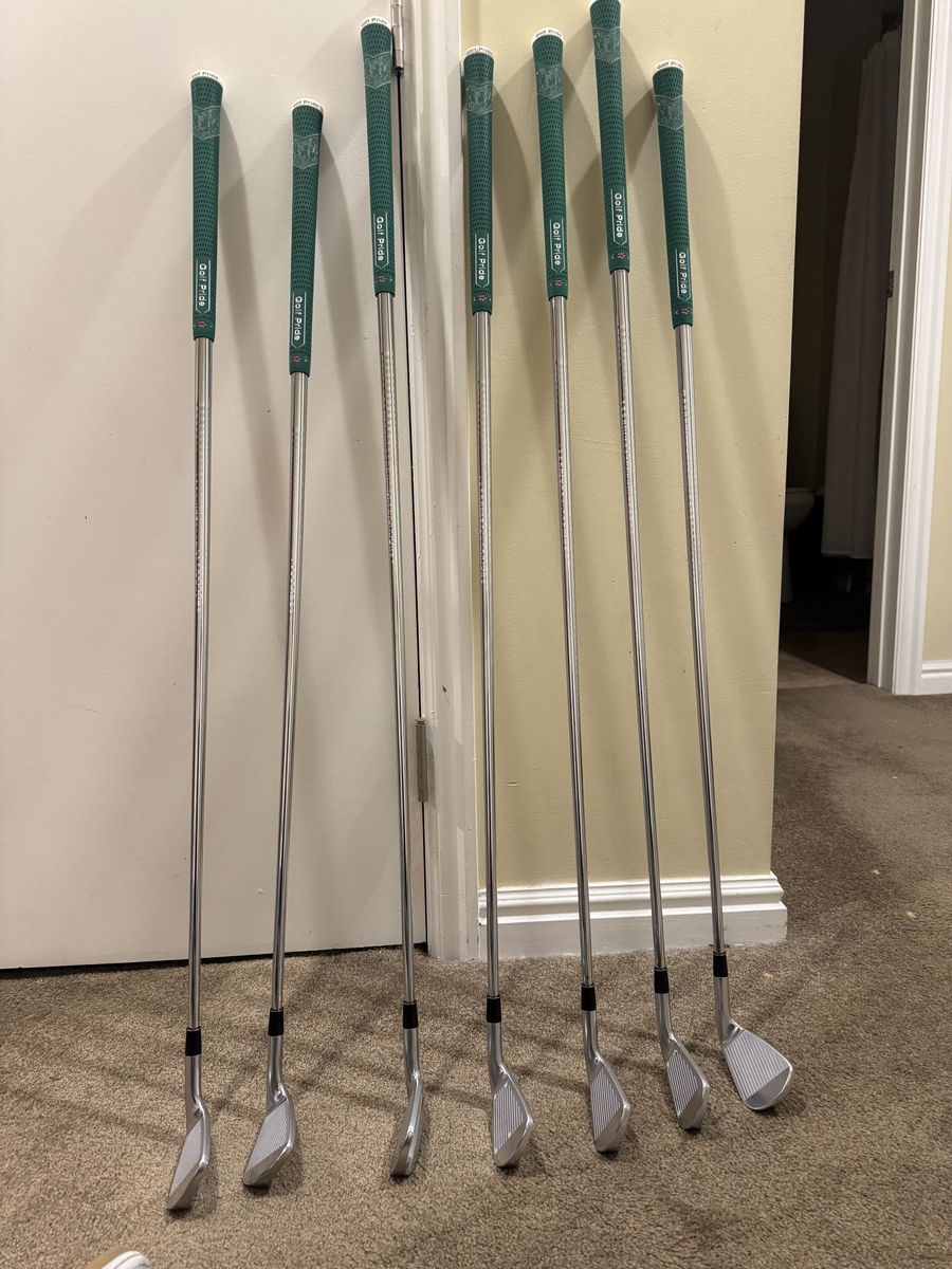 Left Handed Srixon ZX7 (4-pw)