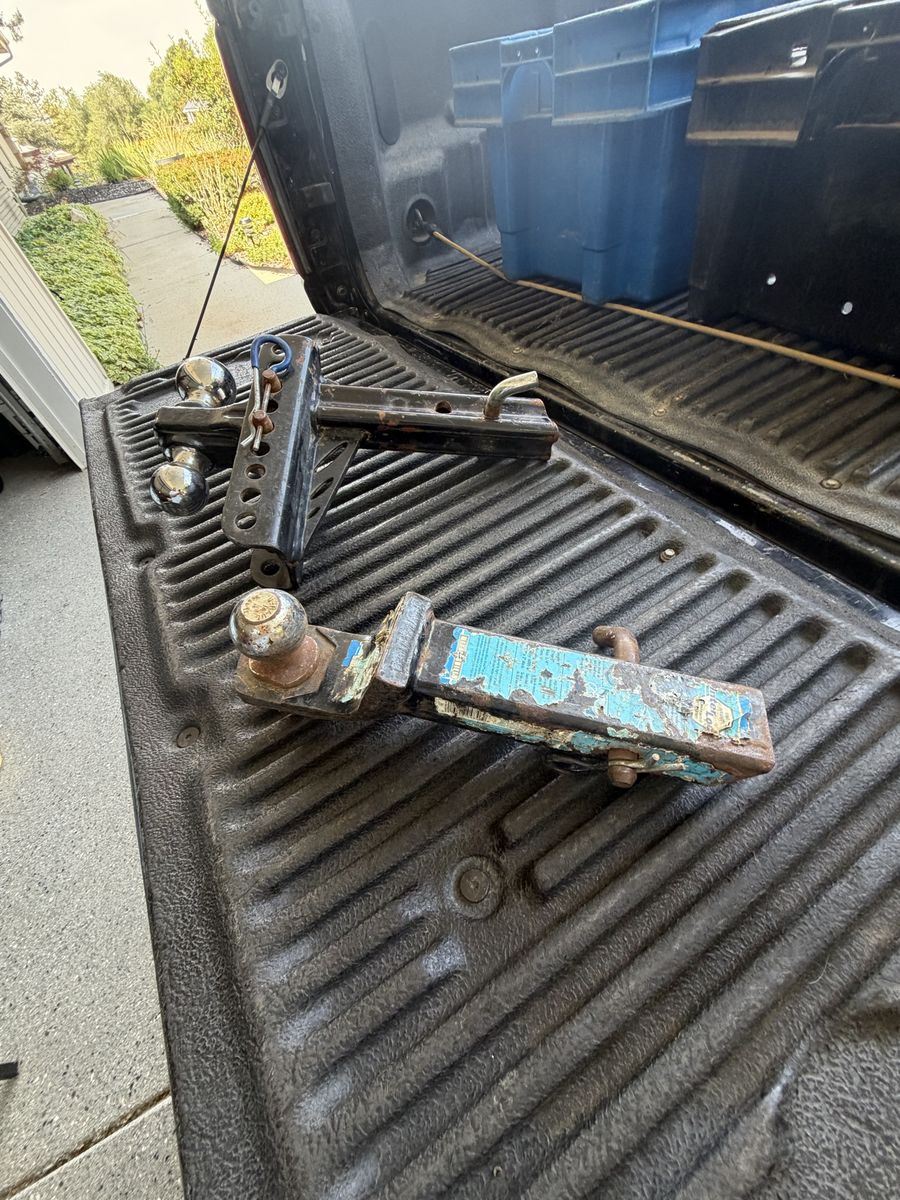 TowSmart Adjustable Tri-Ball Hitch Mount & Additional Reese Ball Mount. Cash Only!