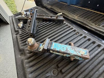 TowSmart Adjustable Tri-Ball Hitch Mount & Additional Reese Ball Mount. Cash Only!