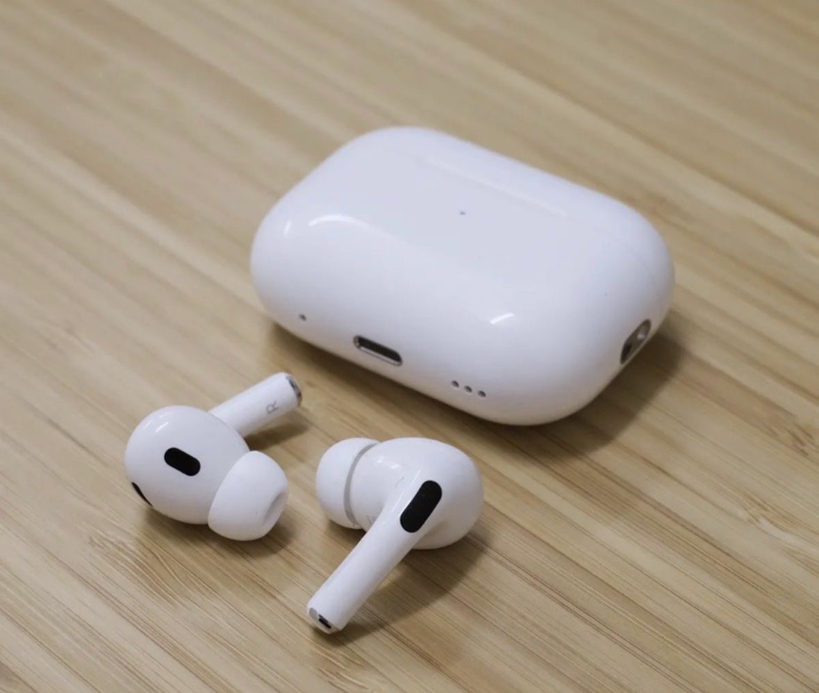 New Apple AirPods Pro (3rd Gen) with MagSafe Charging Case - White