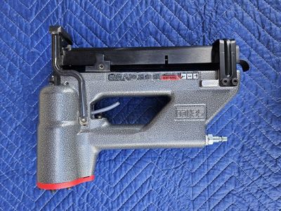 Senco SC2 Corrugated Fastener Tool – Like New!