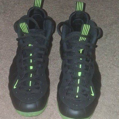 Nike Air Foamposite One Black Volt Green Size 9.5 (HF2902-001)