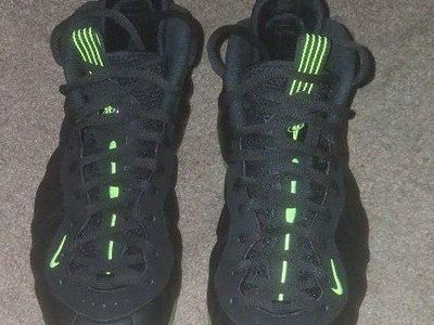 Nike Air Foamposite One Black Volt Green Size 9.5 (HF2902-001)