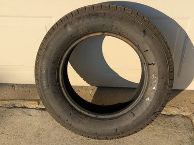 Sailun Atrezzo SH406 All-Season Tire 185/70R14 88T Tubeless Radial Black