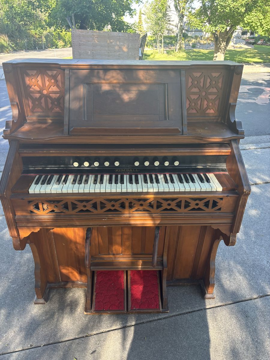 1893 Kimball punp organ