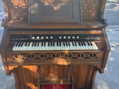1893 Kimball punp organ