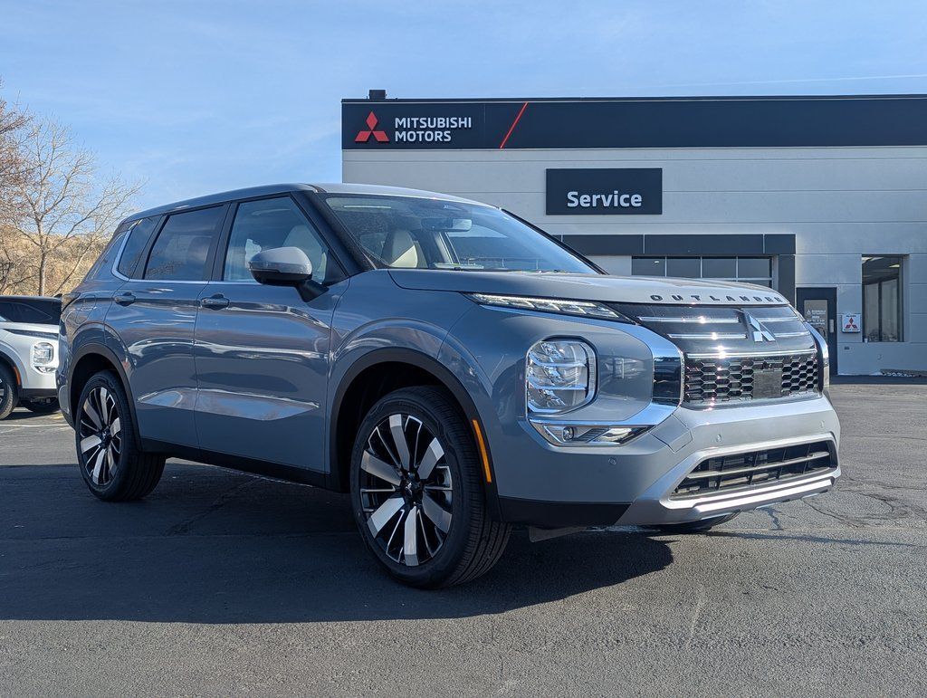2026 Mitsubishi Outlander SE