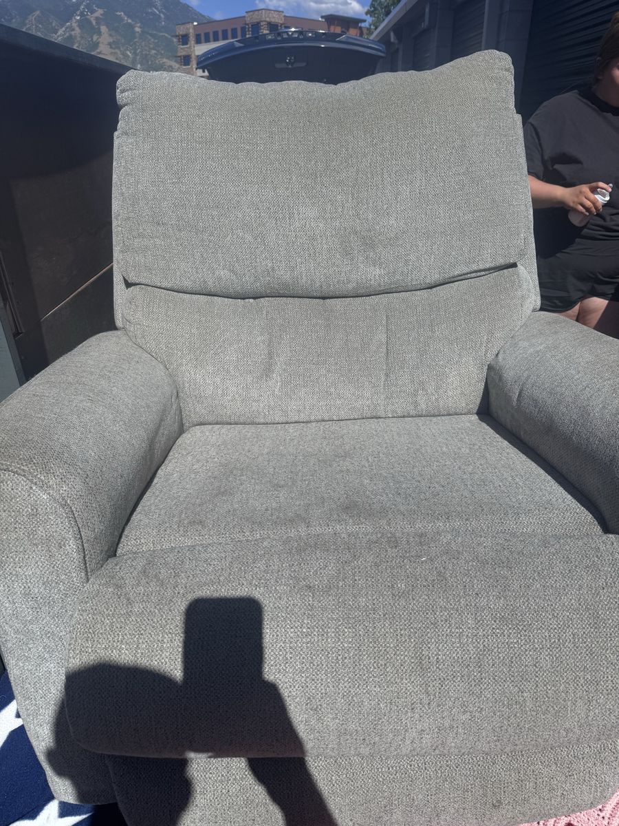 Gray Fabric Recliner Chair - Comfortable Seating Solution