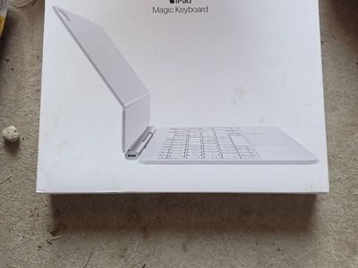 Apple iPad Air 11-inch Magic Keyboard (New) - White