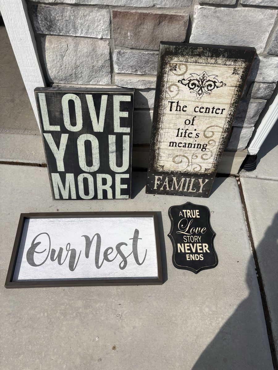 Wooden Wall Art Signs Set - Family & Love Theme Home Decor