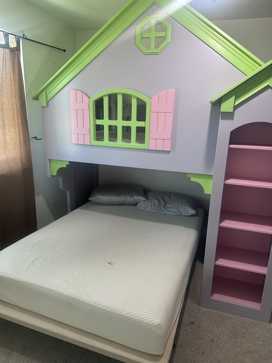 Girls house bed