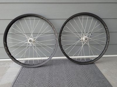 BERD/Onyx Vesper/Roval Control 240 Wheelset