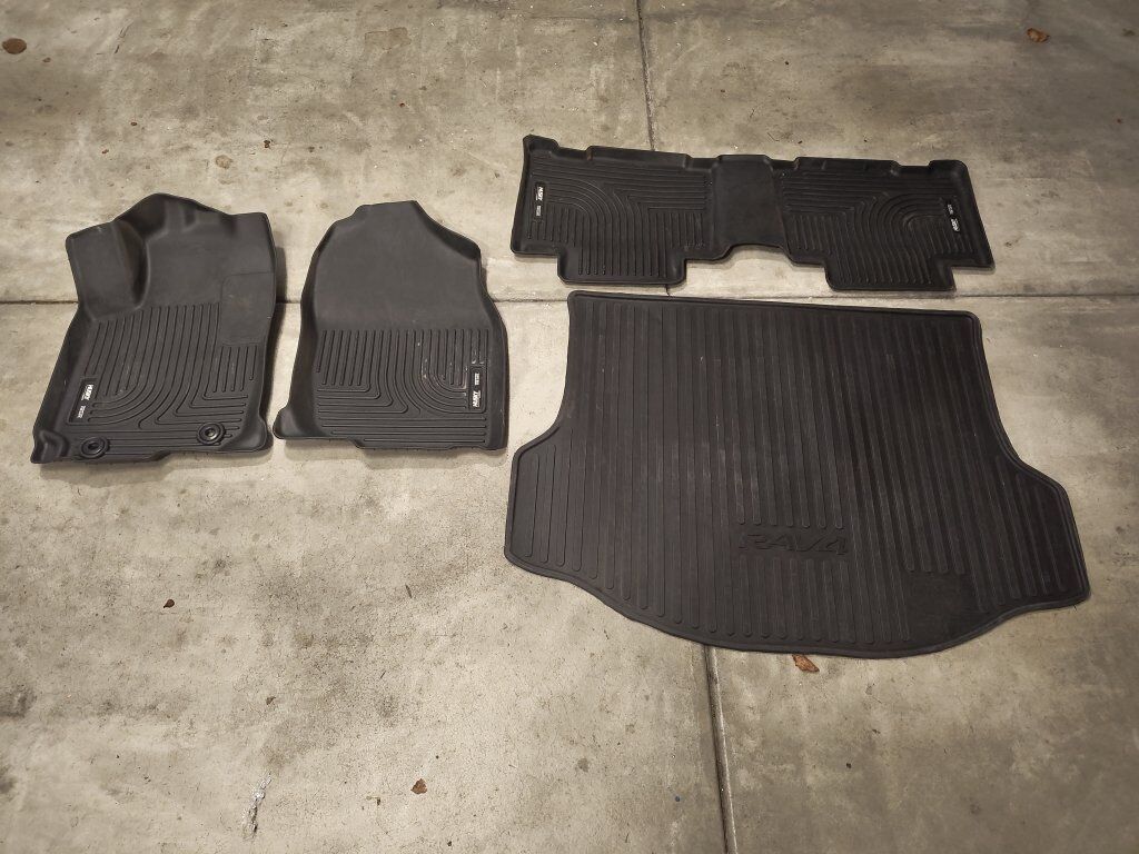 Husky Floor Mat Se 2013-18 RAV4