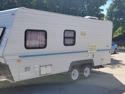 1995 19' Nash Camp Trailer