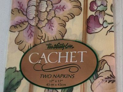 **NEW/VINTAGE CLOTH NAPKINS**