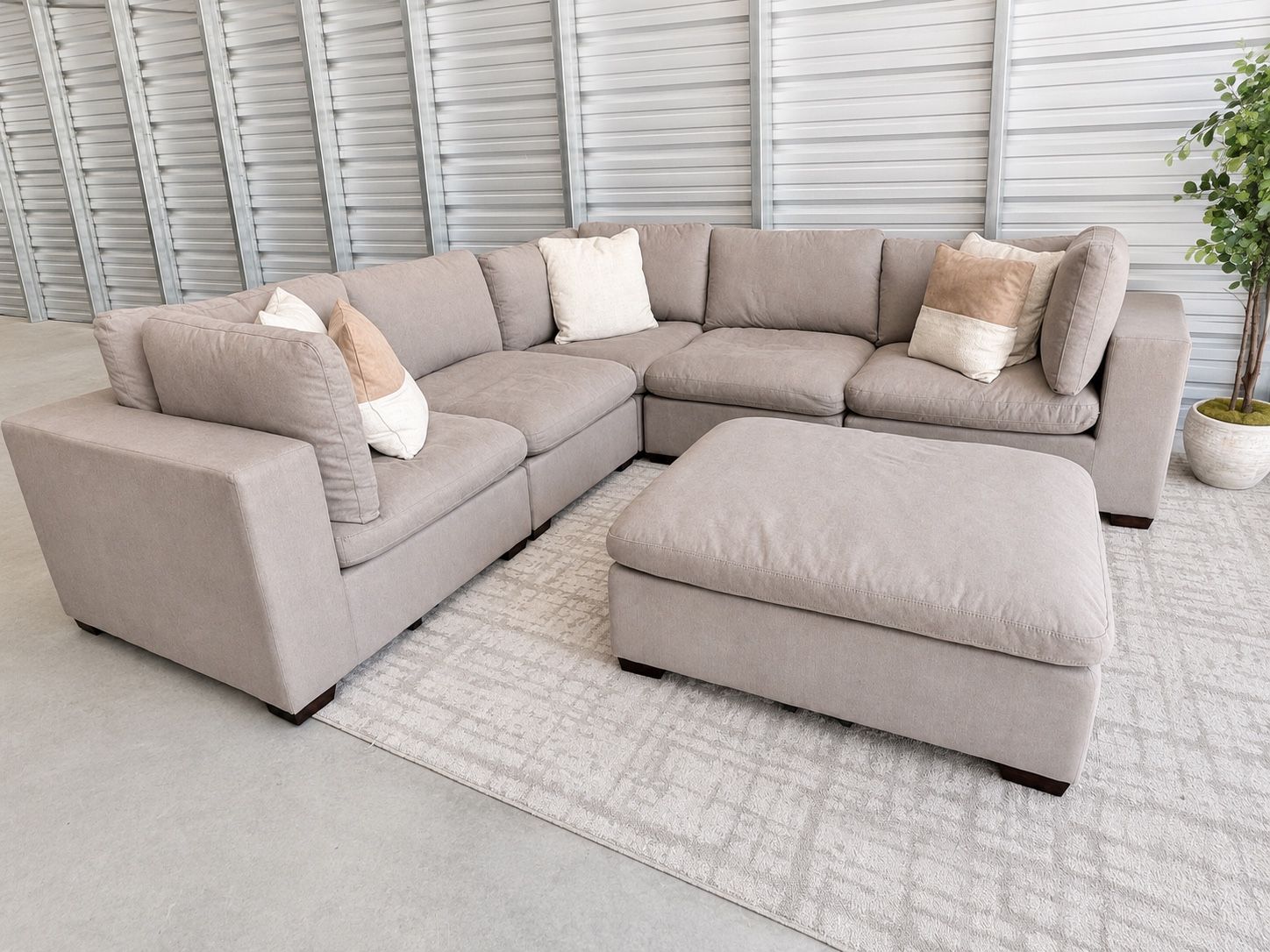 COSTCO THOMASVILLE LOWELL 6-PIECE MODULAR SECTIONAL — FREE DELIVERY