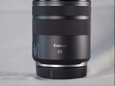 Canon Rf 85mm f2 macro