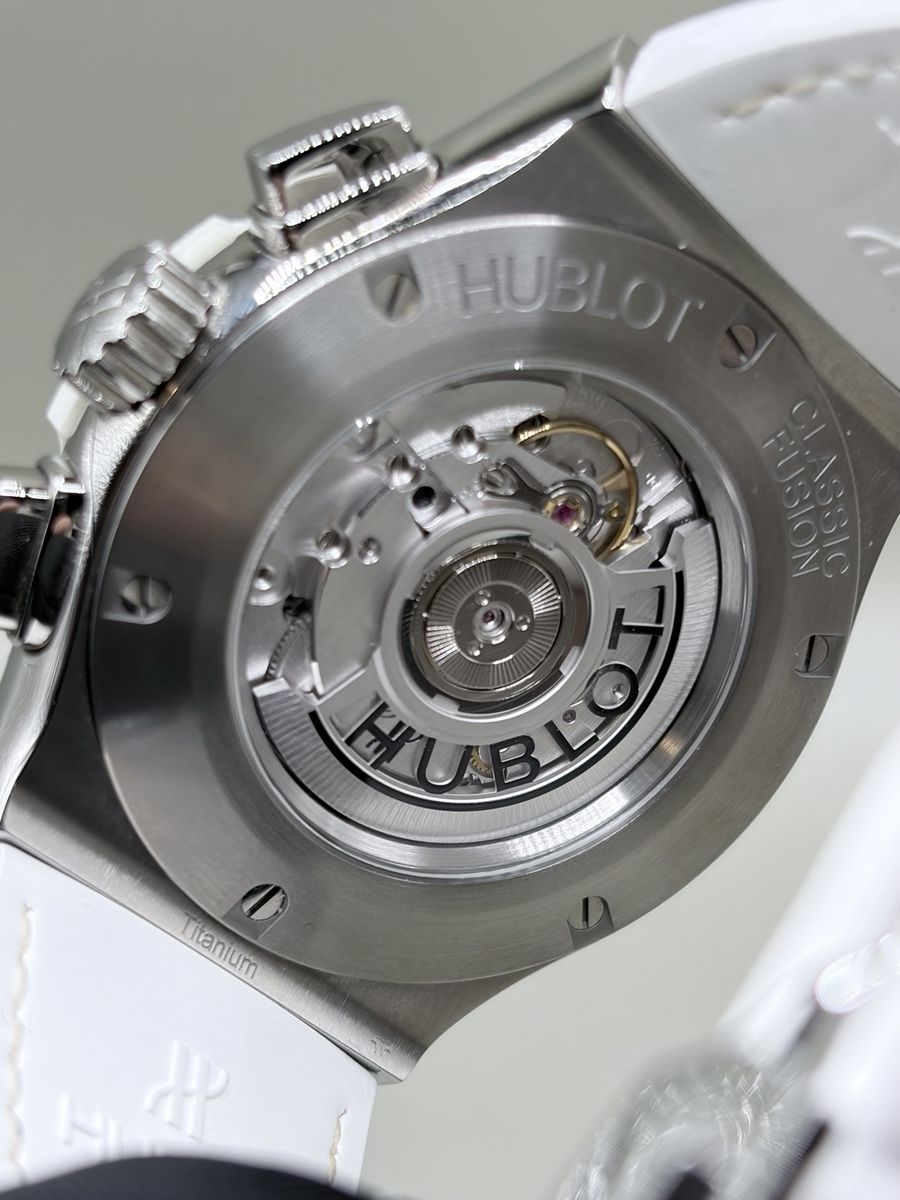 Main image 3