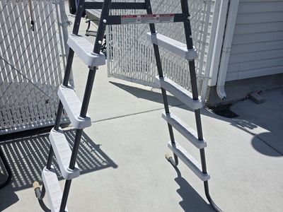 4-step pool ladder