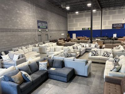 CLOSEOUT COUCHES