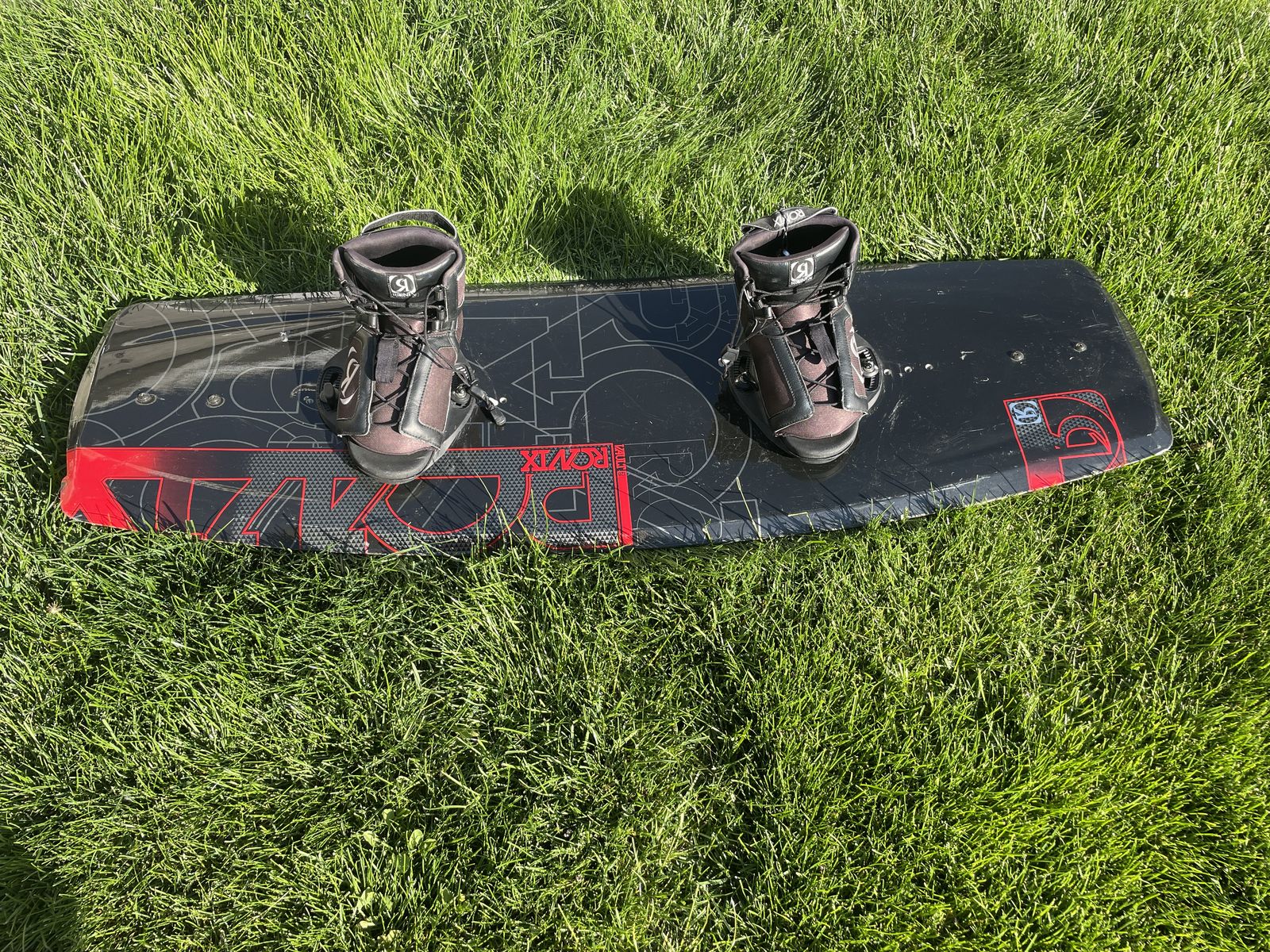 Ronix Vault Wakeboard and Divide Boots – Wake board Red & Black Boots Size 5-8.5 Small Adults & Kids