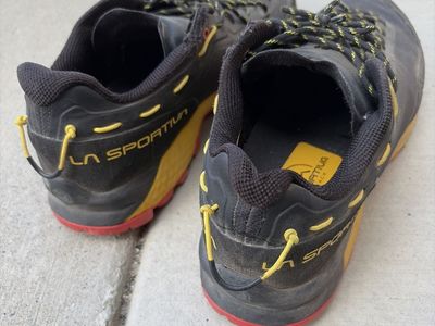Size 8.5 La Sportiva TX Guide Approach Shoes