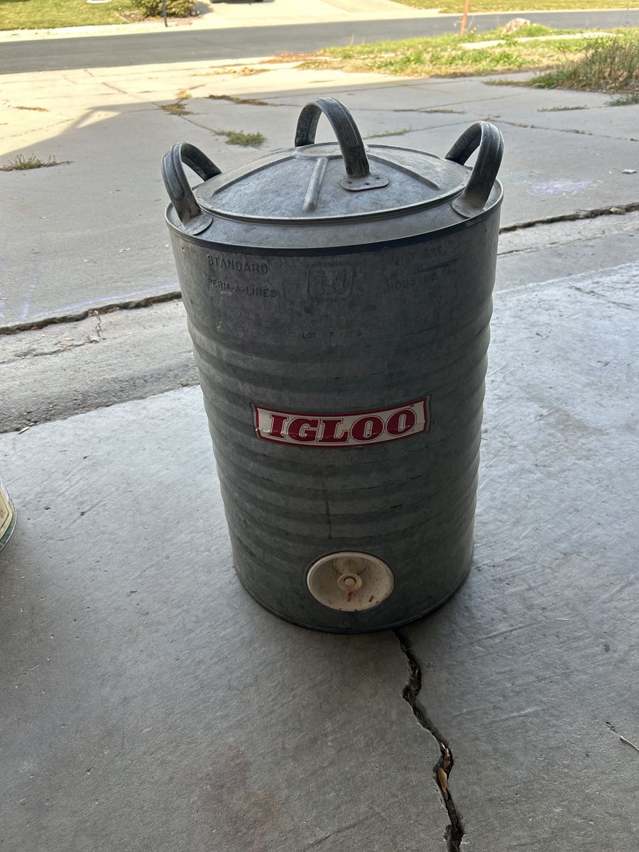 5 Gallon Galvanized Metal Igloo Water Cooler