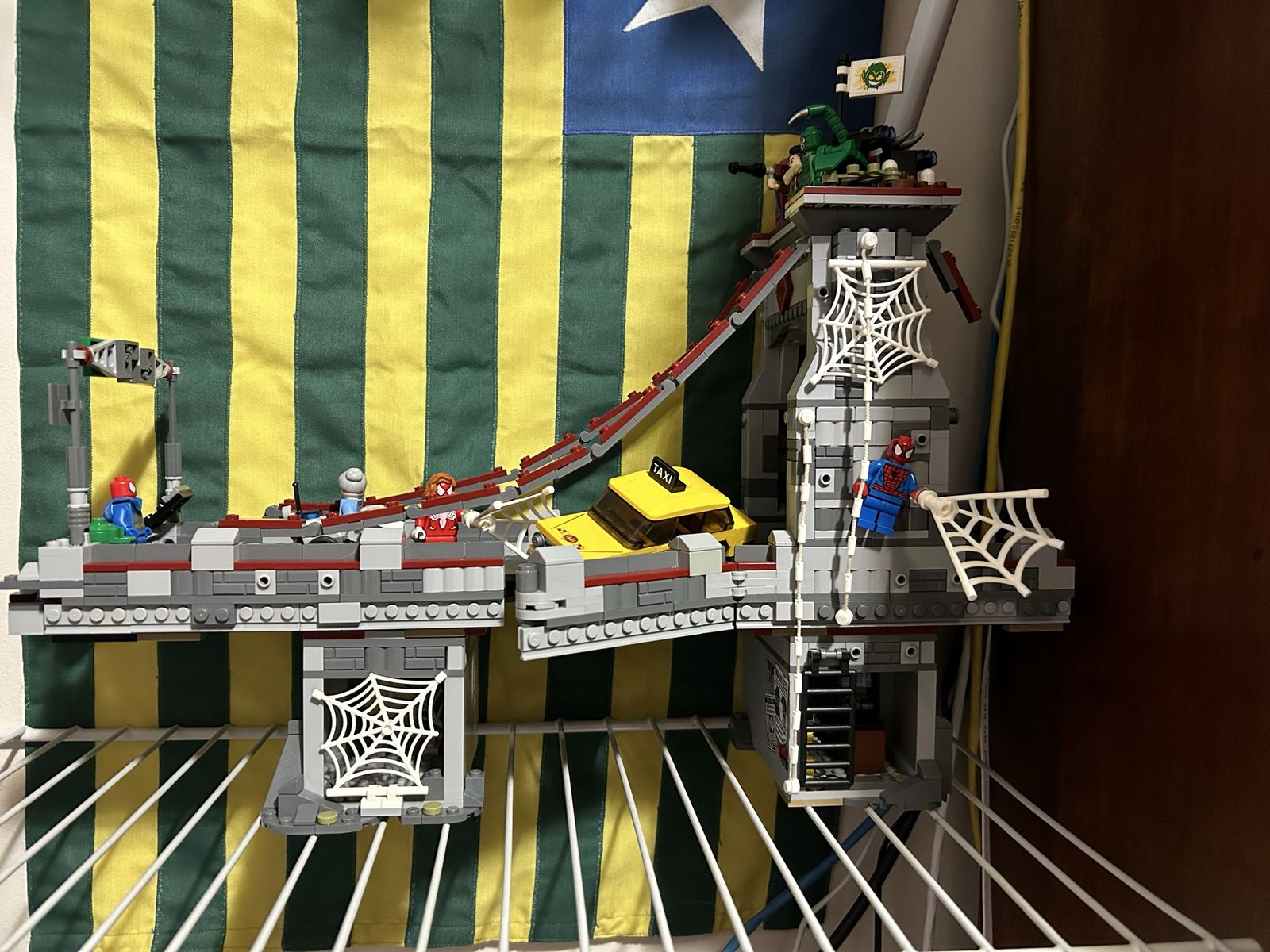 LEGO 76057 Spider-Man Bridge Battle Used w/ Replacement Green Goblin