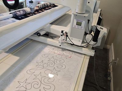 HQ Sixteen long arm quilter