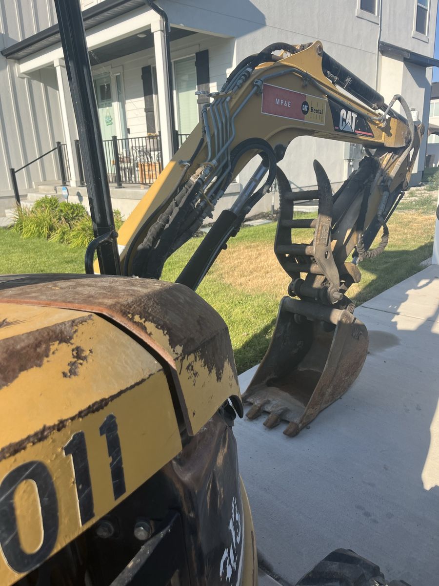 Caterpillar min ex