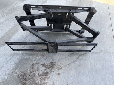 Amazon Basics TV Wall Mount