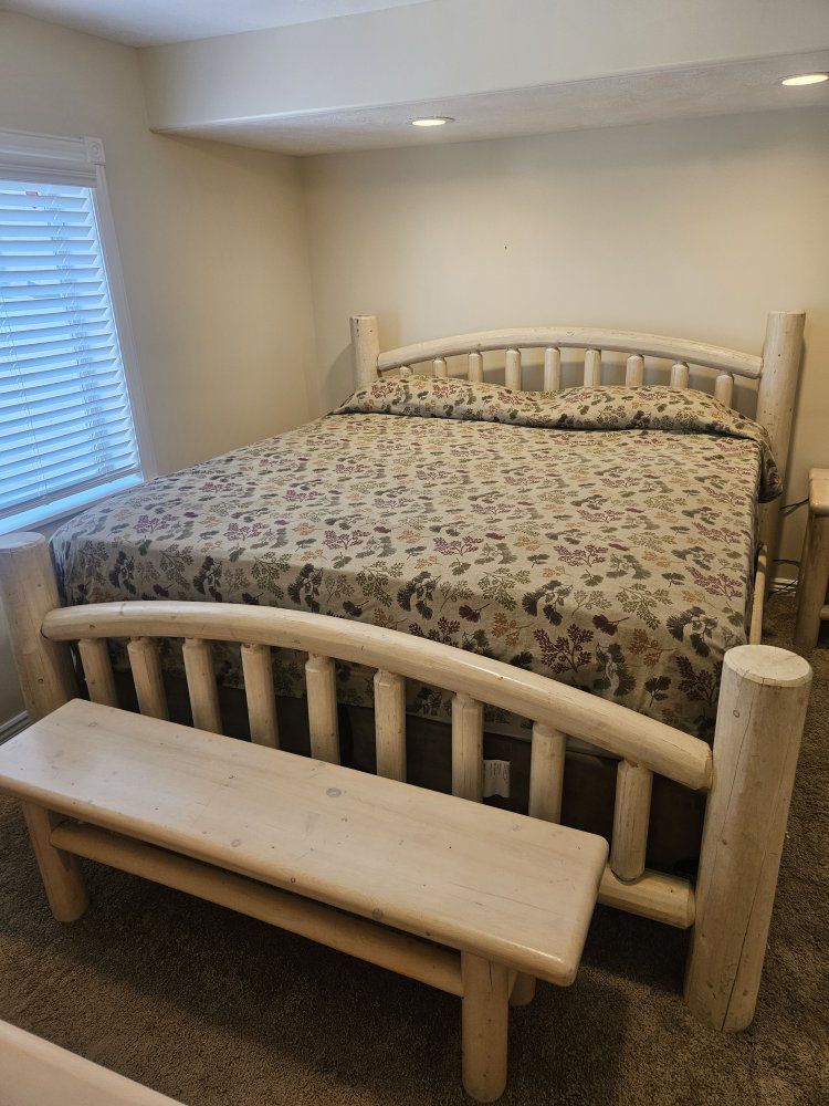 Rustic Lodge Style King Bedroom set with 7 pieces