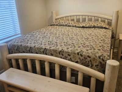 Rustic Lodge Style King Bedroom set with 7 pieces
