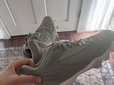 Under Armour Baseball Cleats, Youth Size 6Y, Gray - Excellent Condition