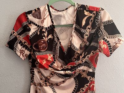 Women's Chain Print Faux Wrap V-Neck Short Sleeve Top - Size M