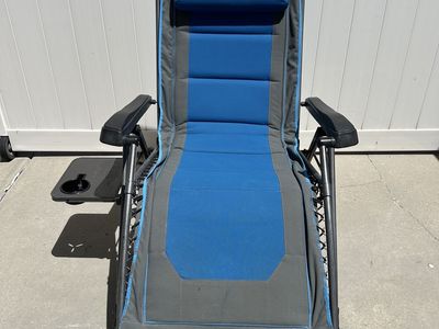 Nice Comfy Timberrige Zero Gravity Lounge Chair