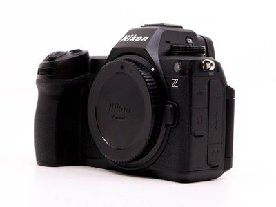 Nikon Z6 iii with or without cage - like new with box