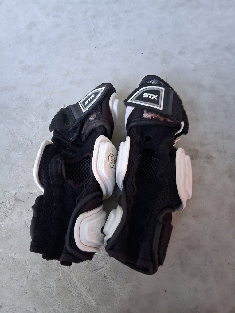 STX Lacrosse Elbow Pads / Arm Guards Black and White Used