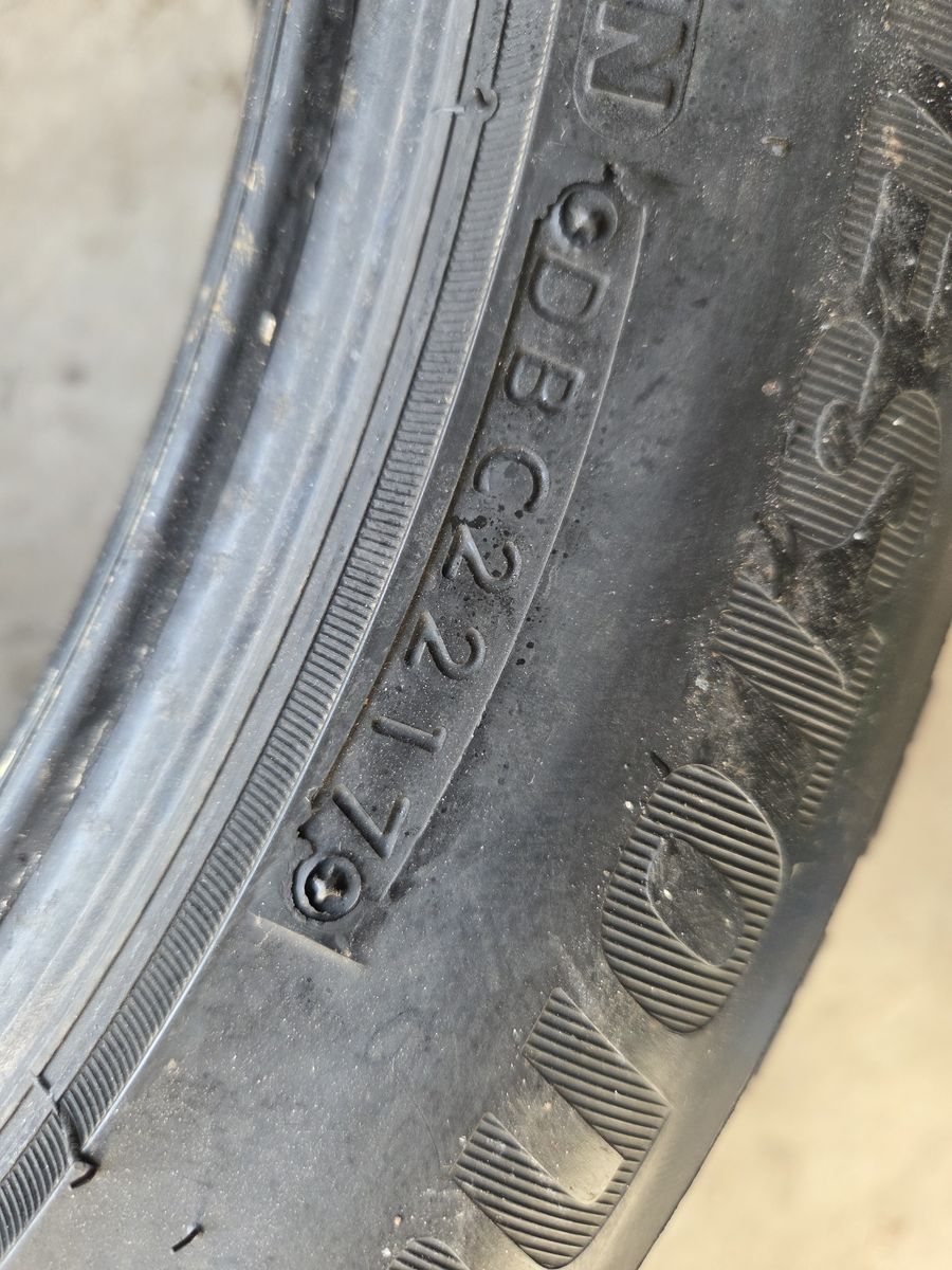 225-50-18 tires set