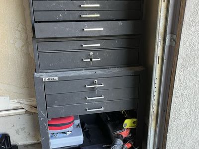 Tool chest