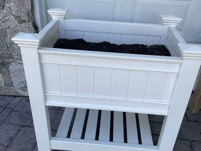 Beautiful vinyl Planter Box