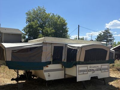 Pop up camping trailer